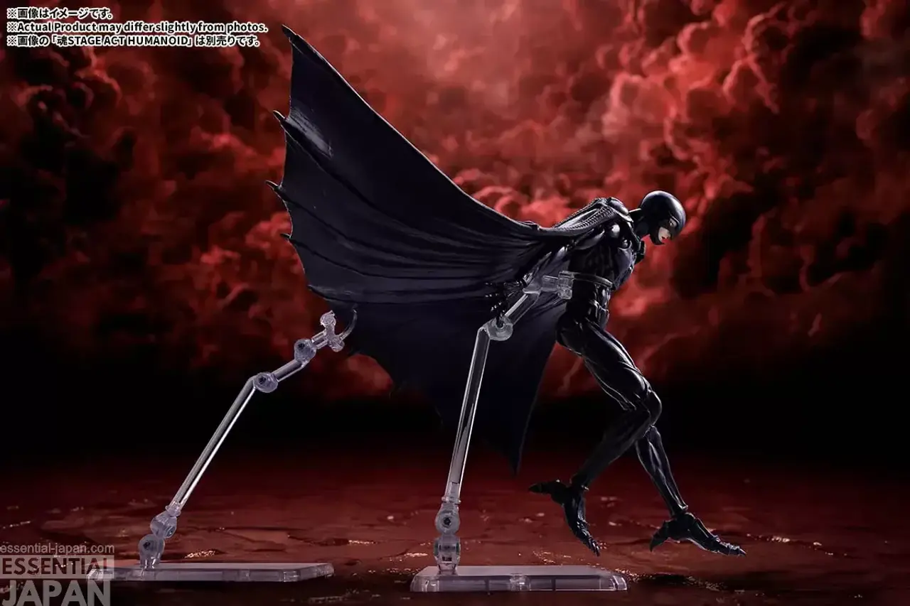 Bandai ha presentado a fondo la figura de Femto, con sus alas como centro de la pieza.