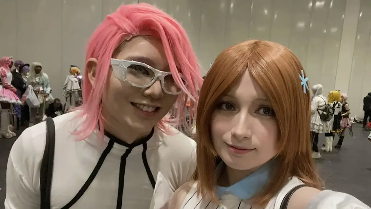 Nicholas Thong (izquierda) y Ruby Ebbs se hicieron amigos gracias a su pasión compartida por Bleach.