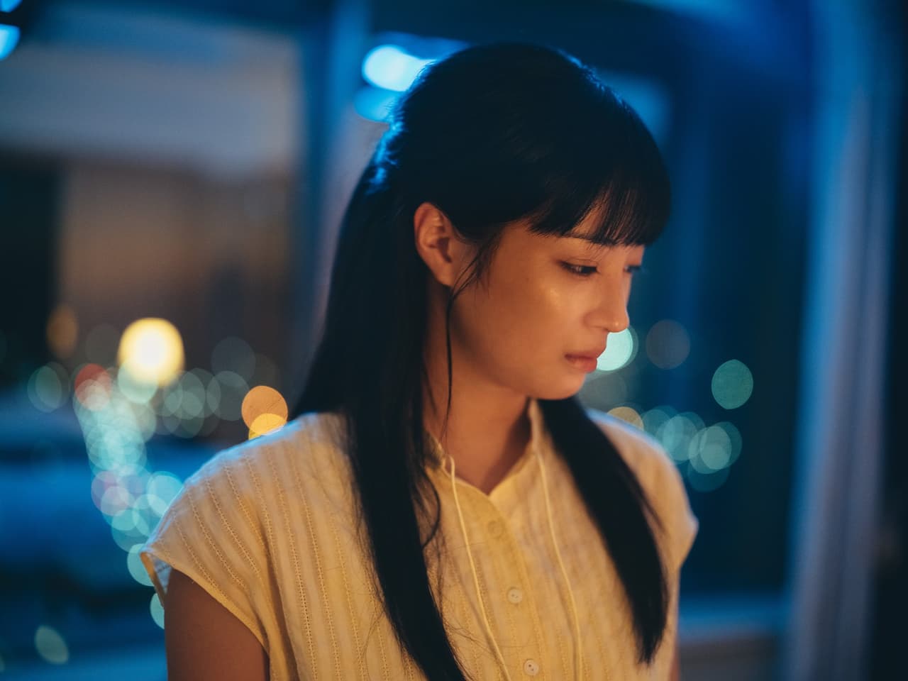 Hirose Suzu da vida a Akemi, que quiere dedicarse al bordado.